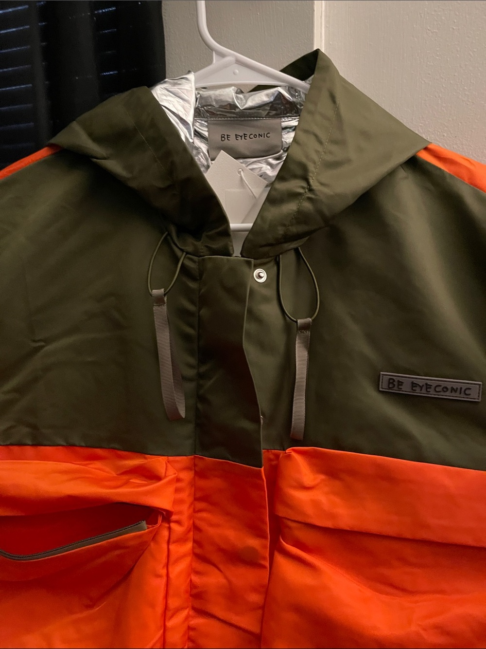 BeEyeConic EyeFly Jacket
Orange & Olive Hooded Jacket Sz XL NWT - Picture 9 of 16